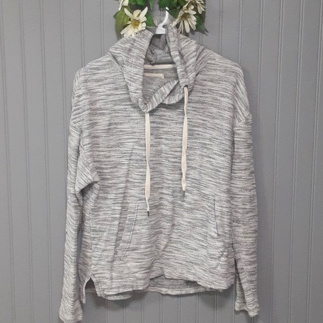 American Eagle Outfitters Sweater Hoodie
